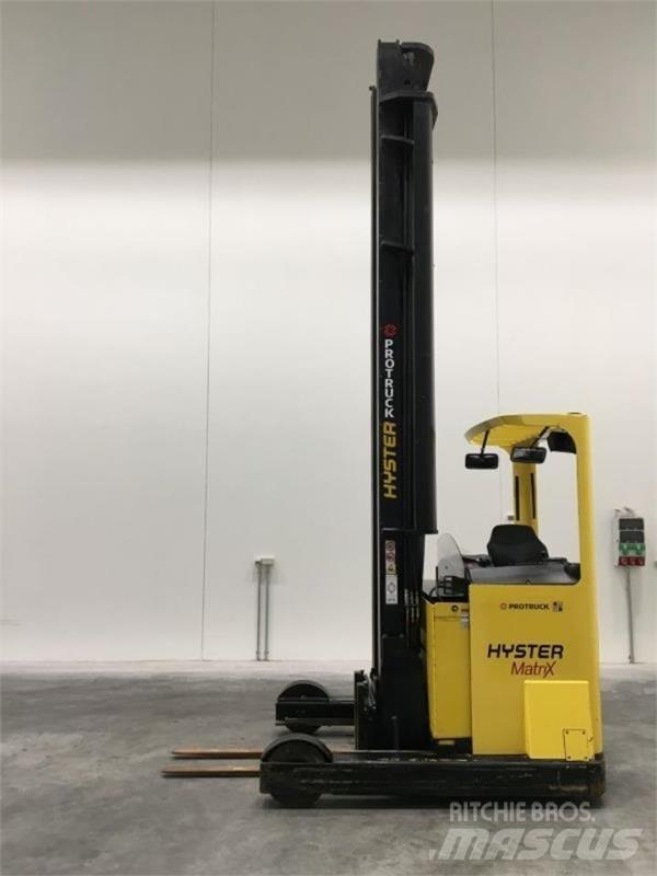 Hyster R2.0W Ретрак/ Високоповдигач с изместване на вилката напред