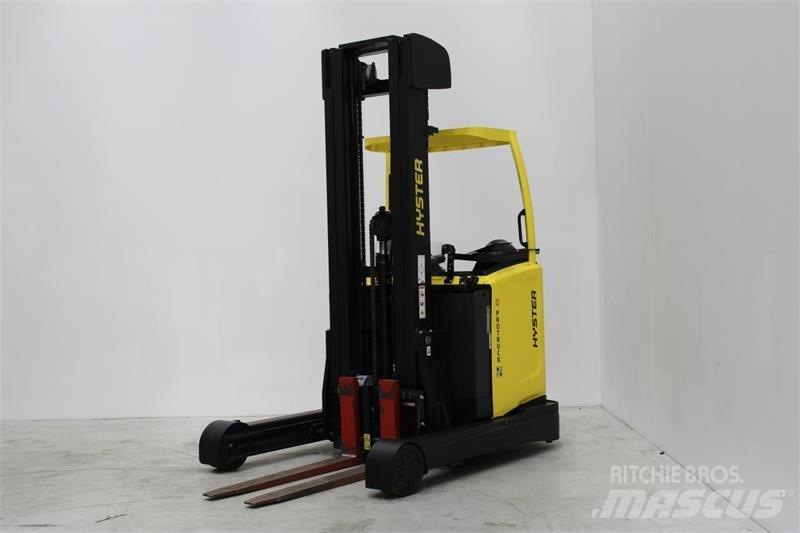 Hyster R2.5 Ретрак/ Високоповдигач с изместване на вилката напред