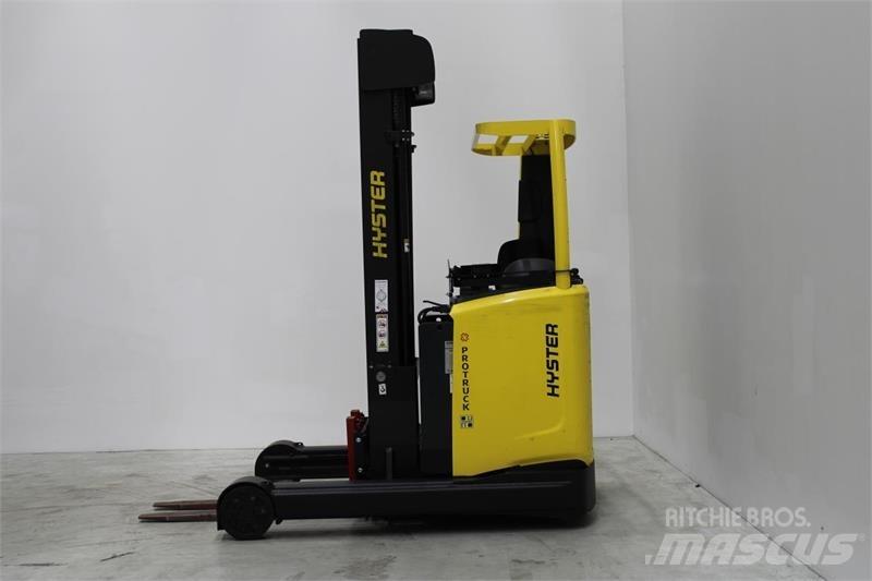 Hyster R2.5 Ретрак/ Високоповдигач с изместване на вилката напред