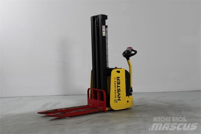 Hyster S1.0E Самоходни товарачи