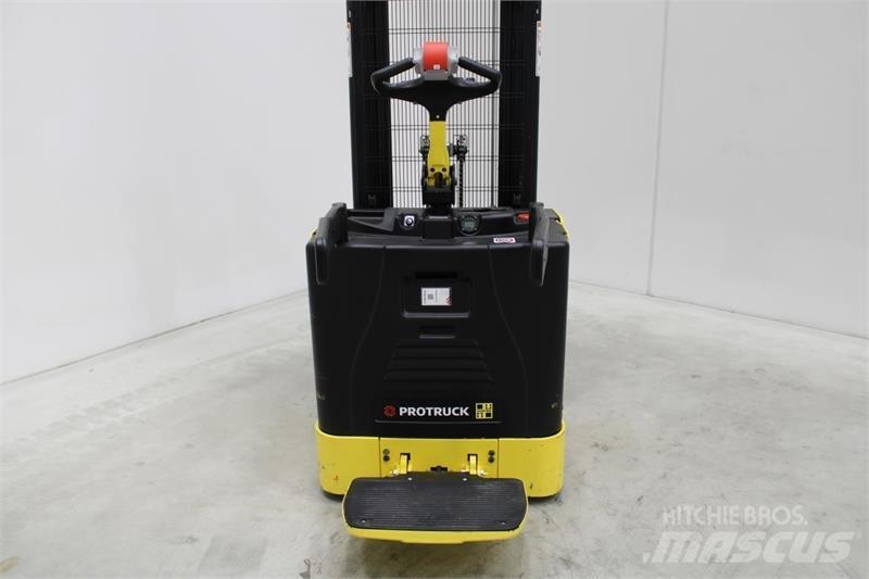 Hyster S1.5S Самоходни товарачи