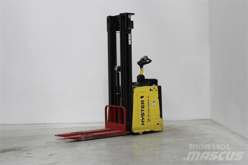 Hyster S1.5S Самоходни товарачи