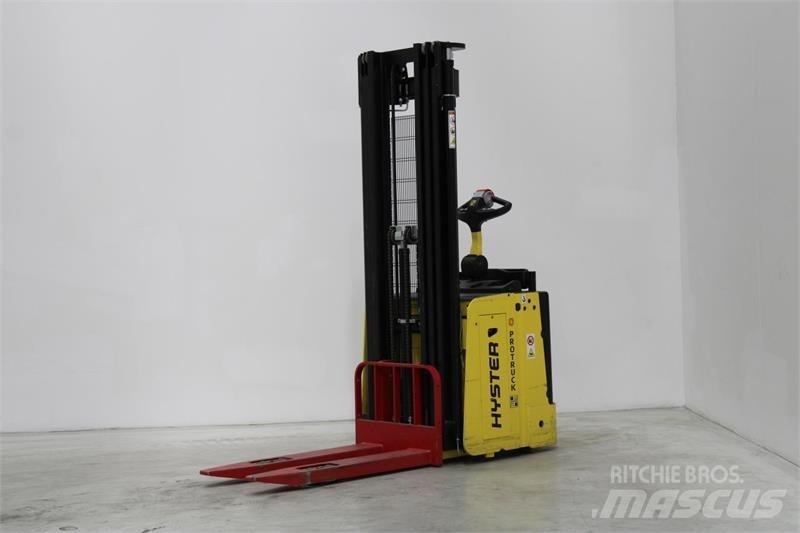 Hyster S1.5S Самоходни товарачи