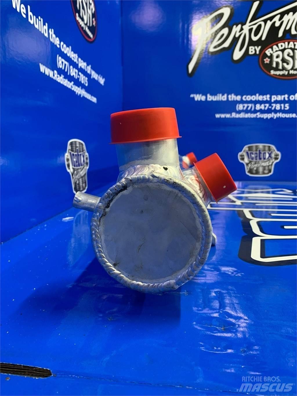 CASE 821B Радиатори

