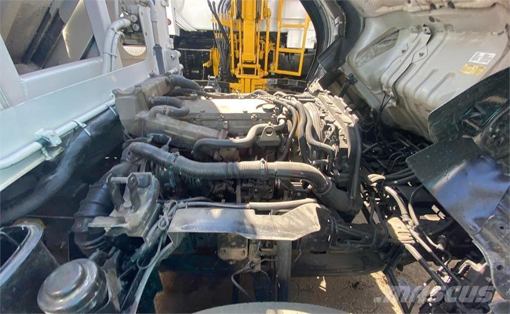 Isuzu NRR Камиони за отпадъци