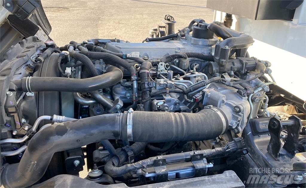 Isuzu NRR Камиони за отпадъци