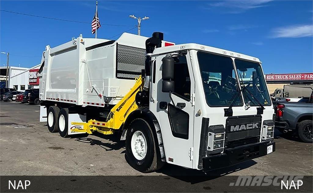 Mack 600 Камиони за отпадъци