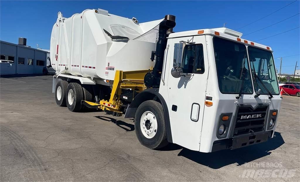Mack LEU613 Камиони за отпадъци