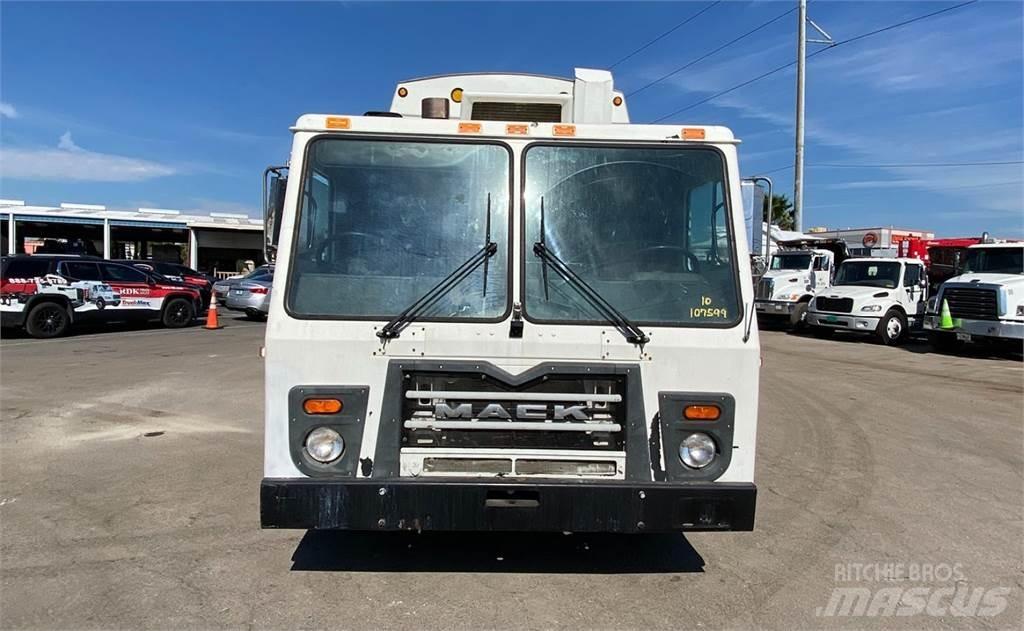 Mack LEU613 Камиони за отпадъци