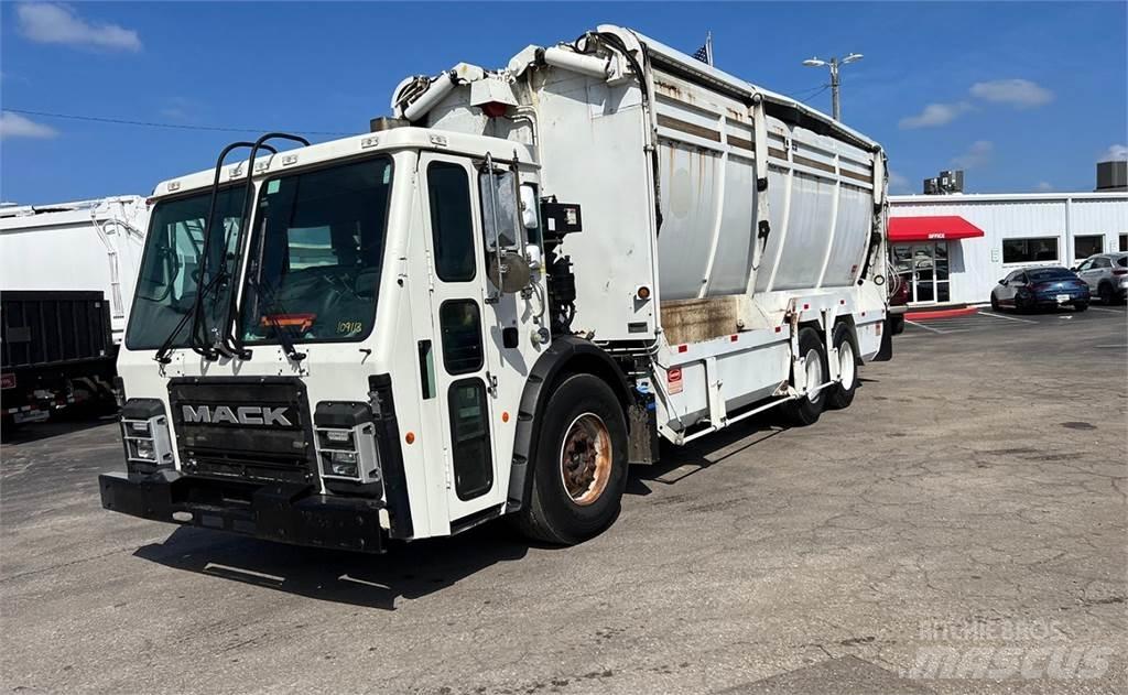 Mack LR613 Камиони за отпадъци