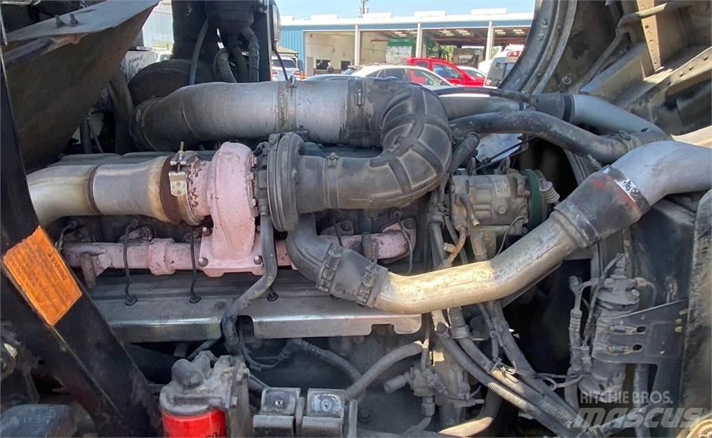 Mack MR688S Камиони за отпадъци