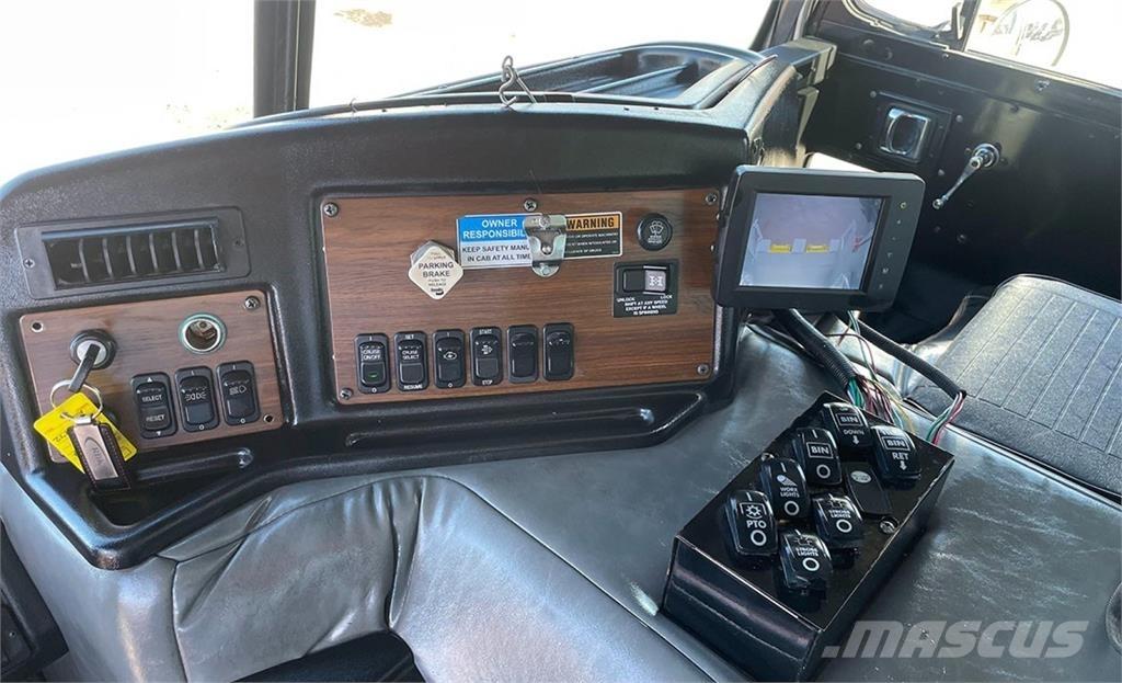 Peterbilt 320 Камиони за отпадъци
