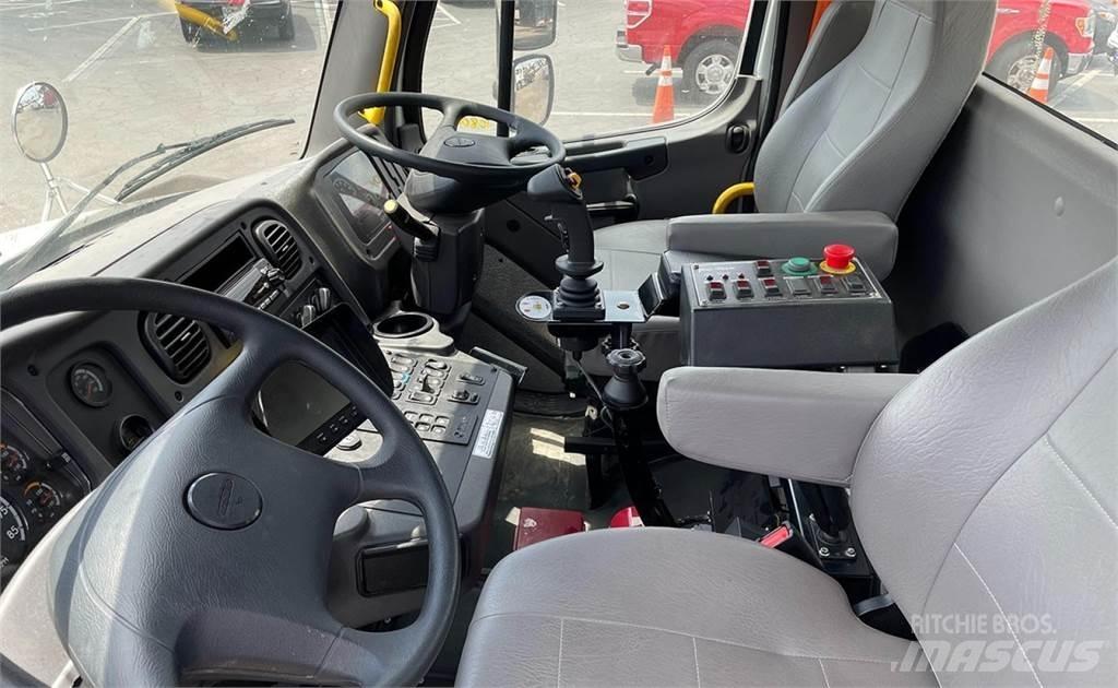 Peterbilt 520 Камиони за отпадъци
