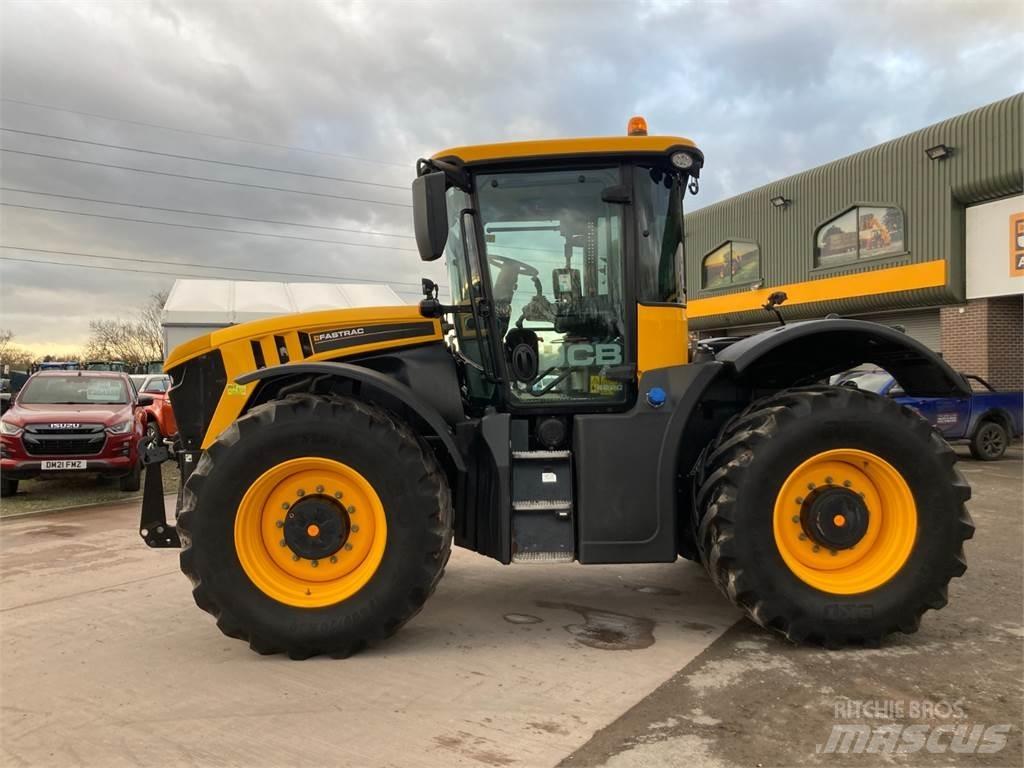 JCB 4220 Трактори