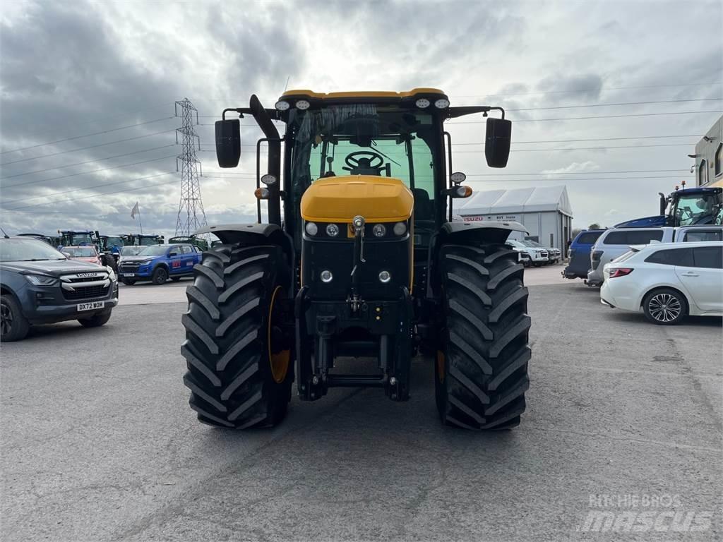 JCB 4220 Трактори