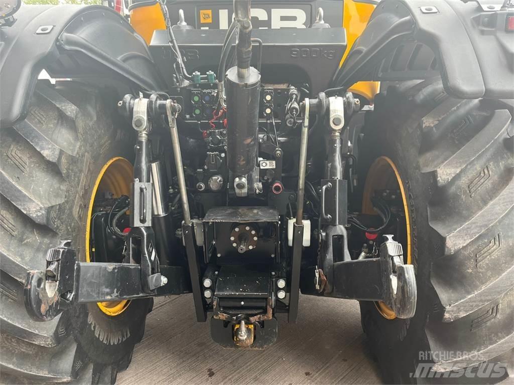 JCB 4220 Трактори