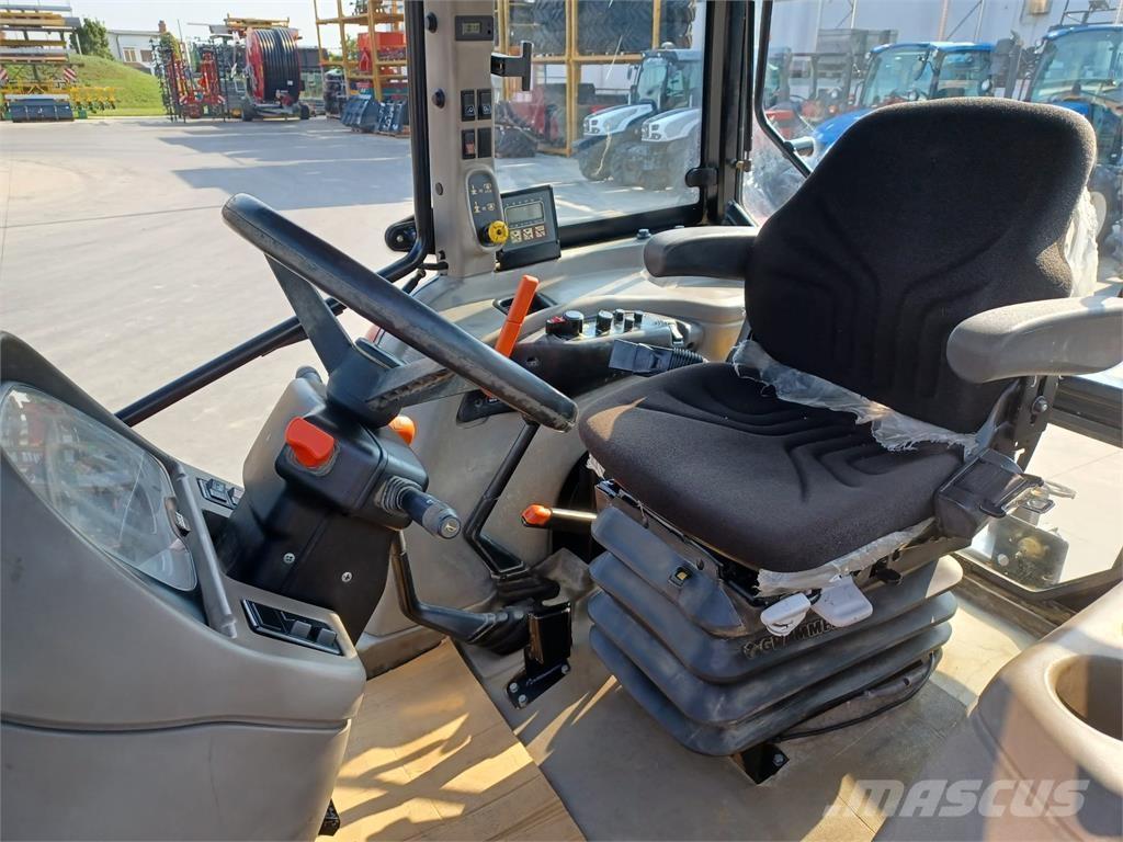 CASE JXU90 Трактори