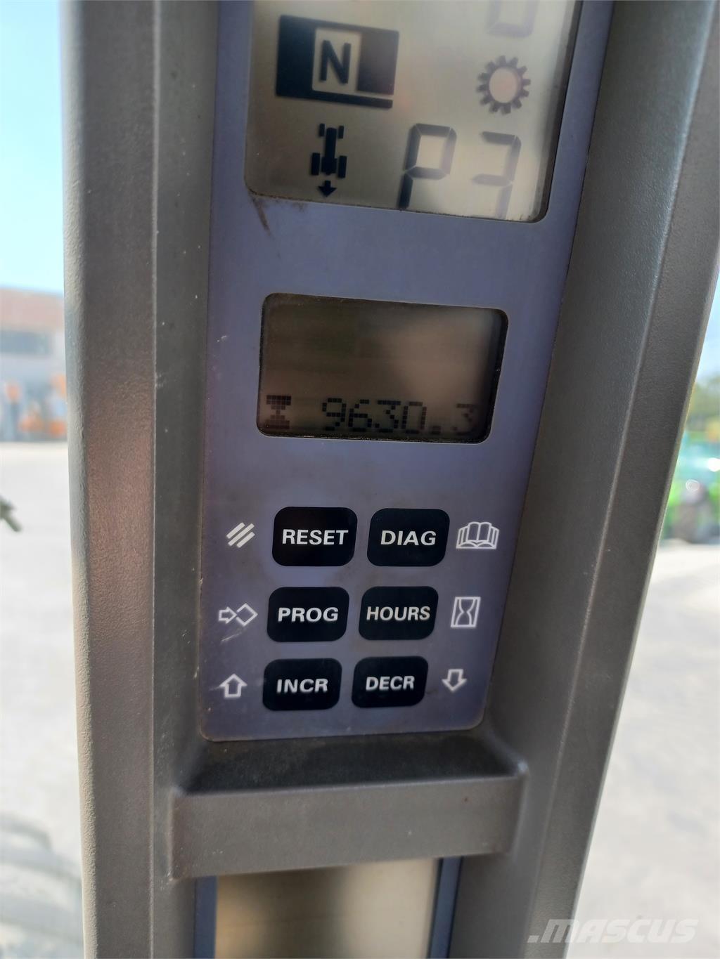 CASE MX 270 Трактори