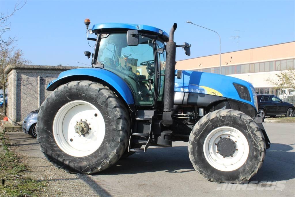 New Holland T7030 Трактори