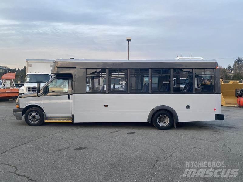 Chevrolet Express Мини бусове