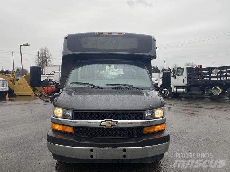 Chevrolet Express Мини бусове