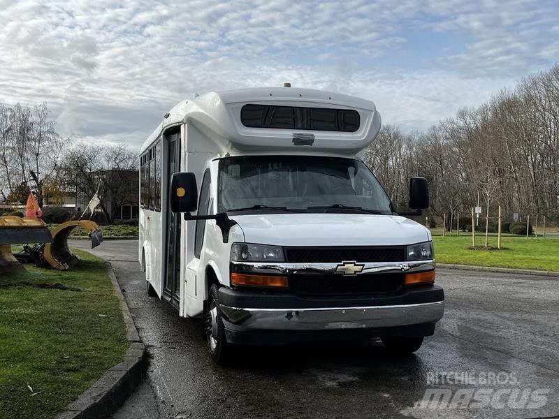 Chevrolet Express Мини бусове