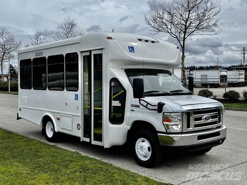 Ford Econoline Мини бусове