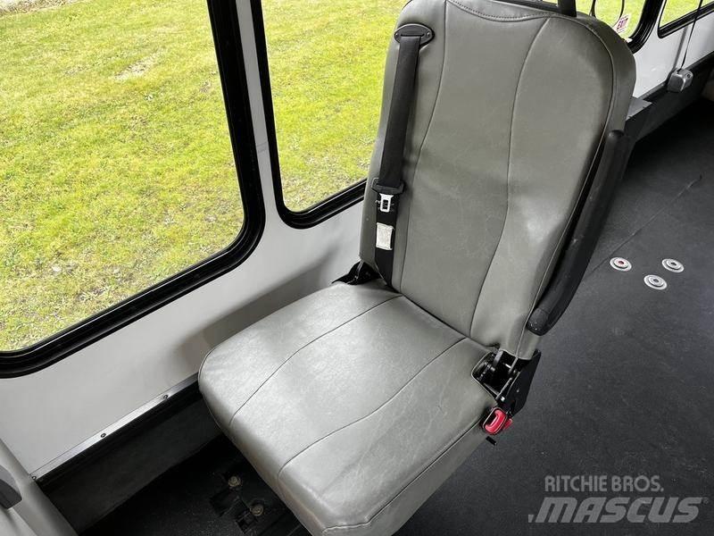 Ford Econoline Мини бусове