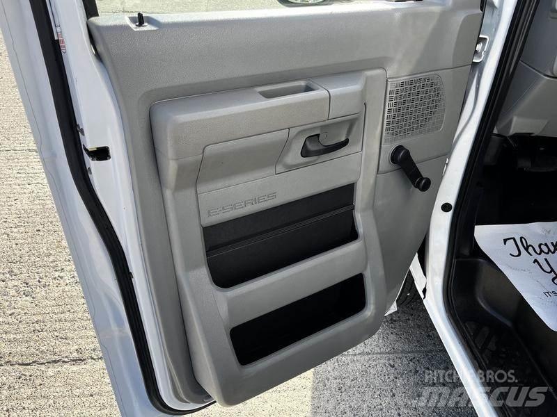 Ford Econoline Ванове за доставки