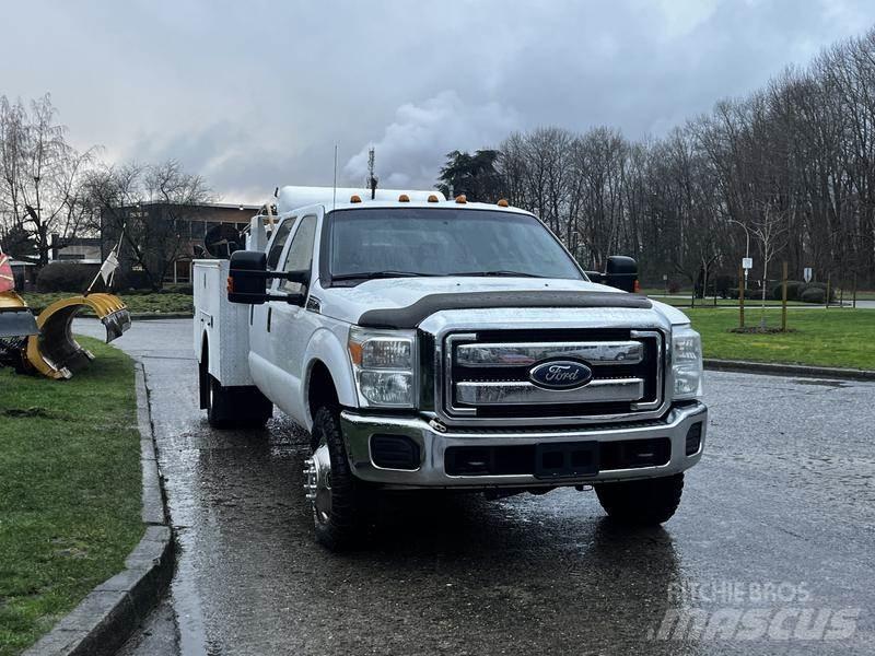 Ford F-350 SD Общински/универсални превозни средства
