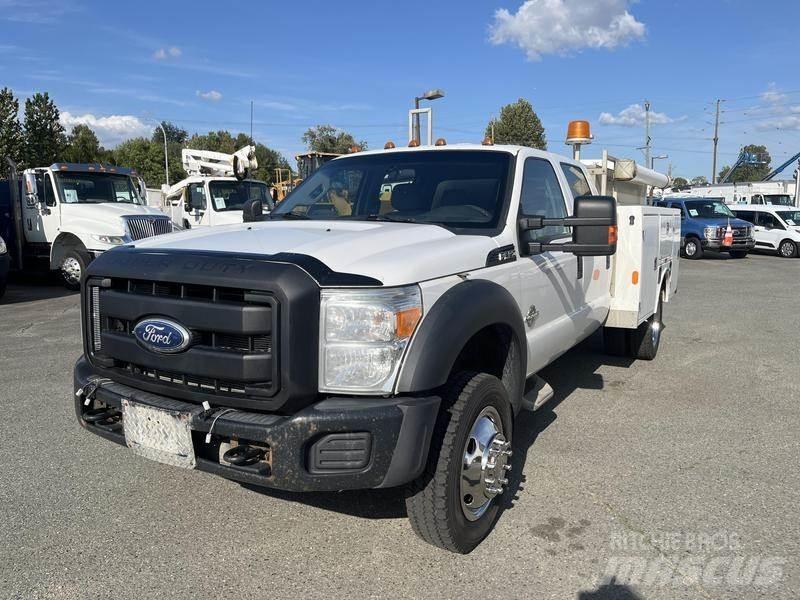 Ford F-450 SD Общински/универсални превозни средства
