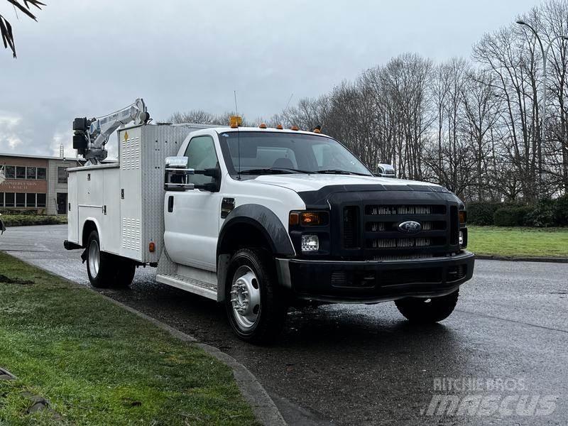 Ford F-550 Общински/универсални превозни средства
