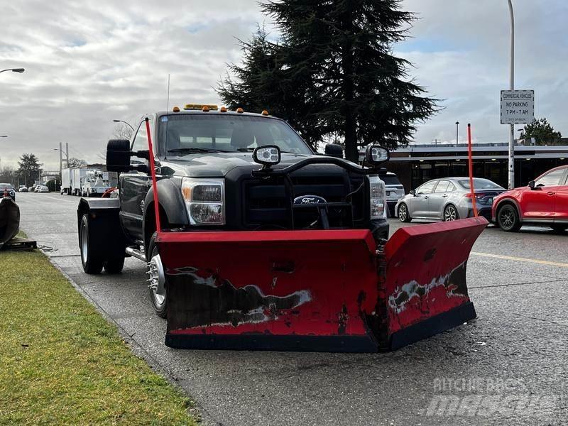 Ford F-550 Снегочистачки