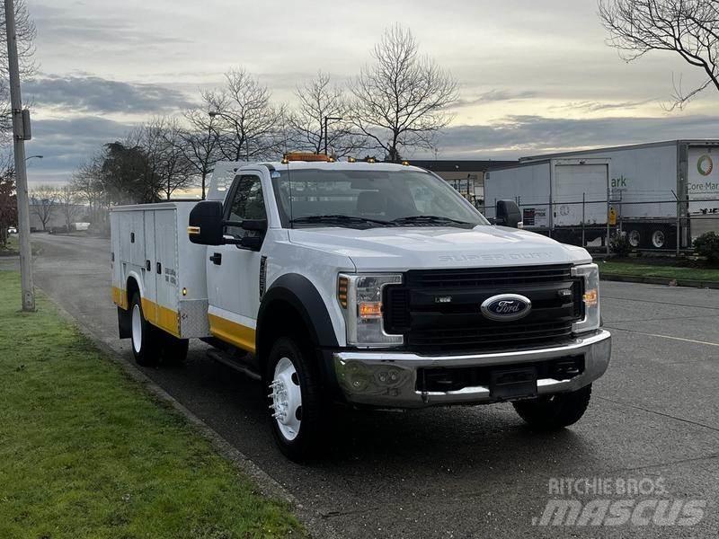 Ford F-550 Общински/универсални превозни средства
