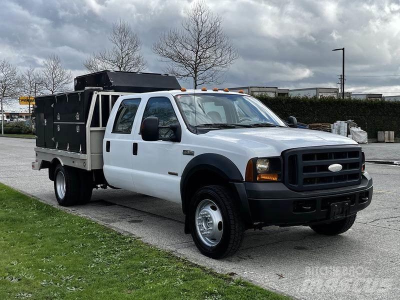 Ford F-550 Общински/универсални превозни средства
