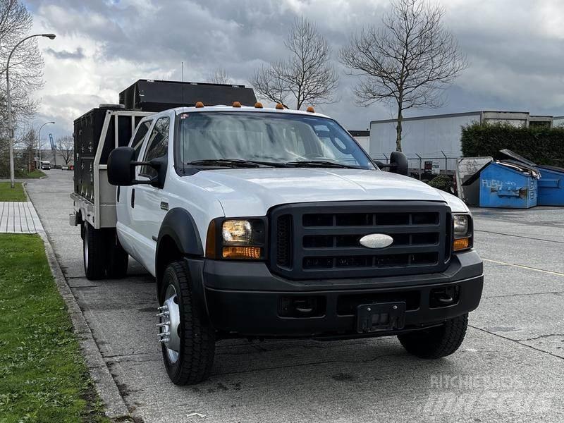 Ford F-550 Общински/универсални превозни средства
