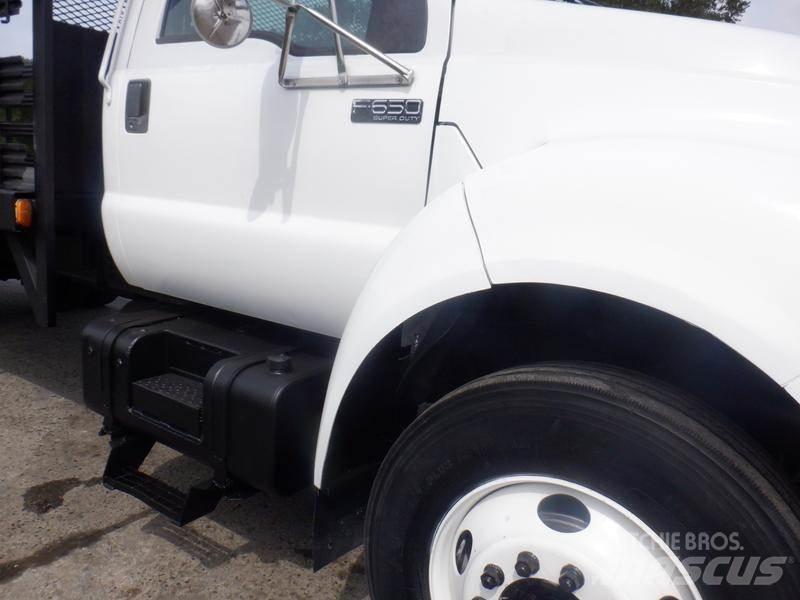 Ford F-650 Бордови