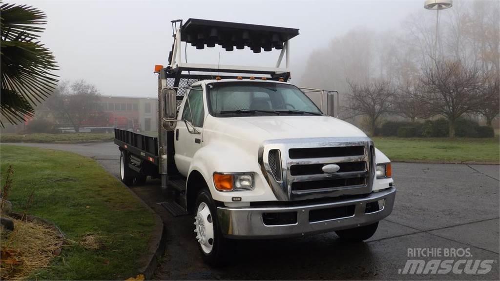 Ford F-750 Бордови