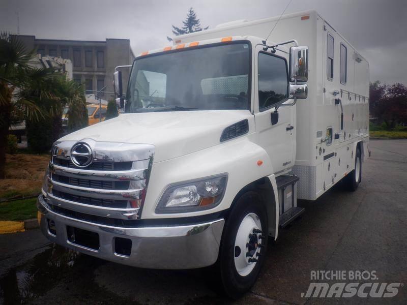 Hino 308 Общински/универсални превозни средства
