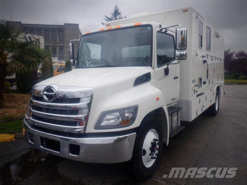Hino 338 Общински/универсални превозни средства
