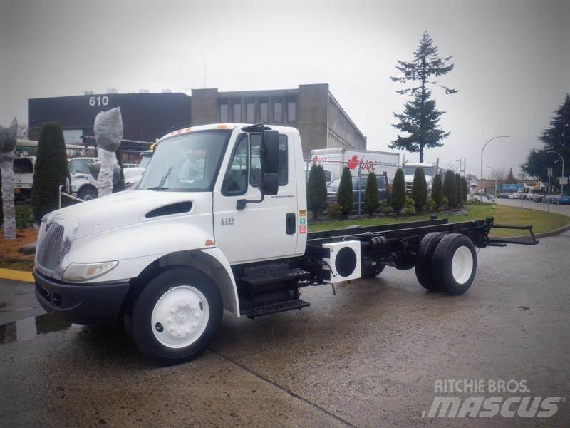 International 4300 Шаси кабини