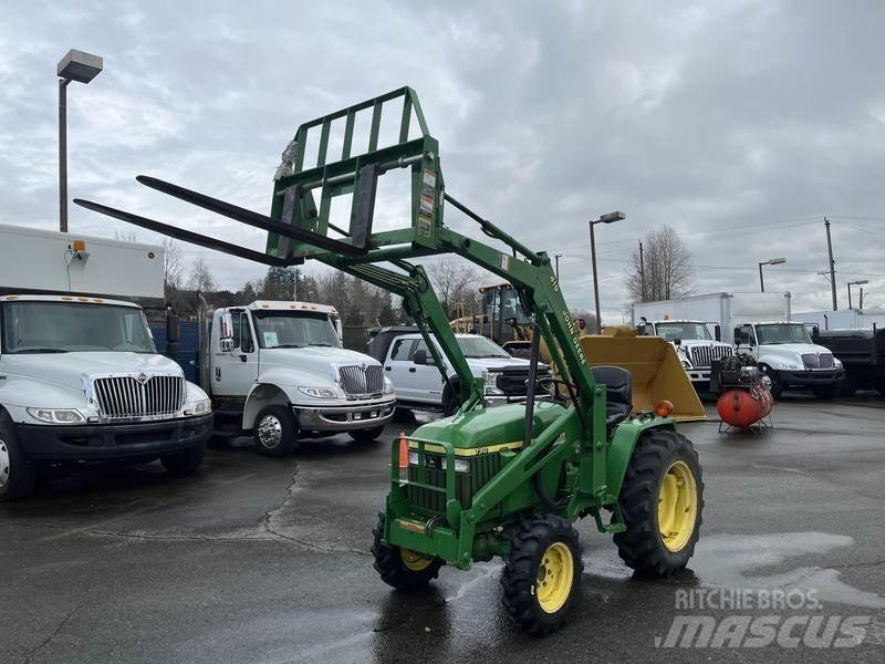 John Deere 790 Трактори