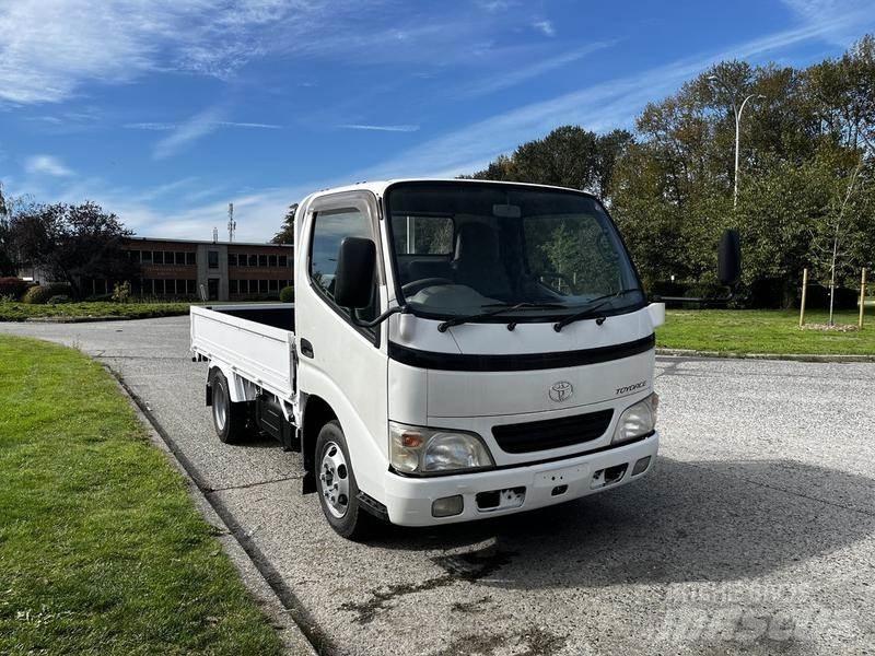Toyota Toyoace Бордови