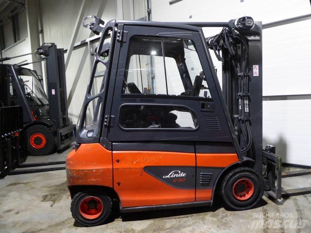 Linde E30-01 Електрически вилични кари-повдигачи