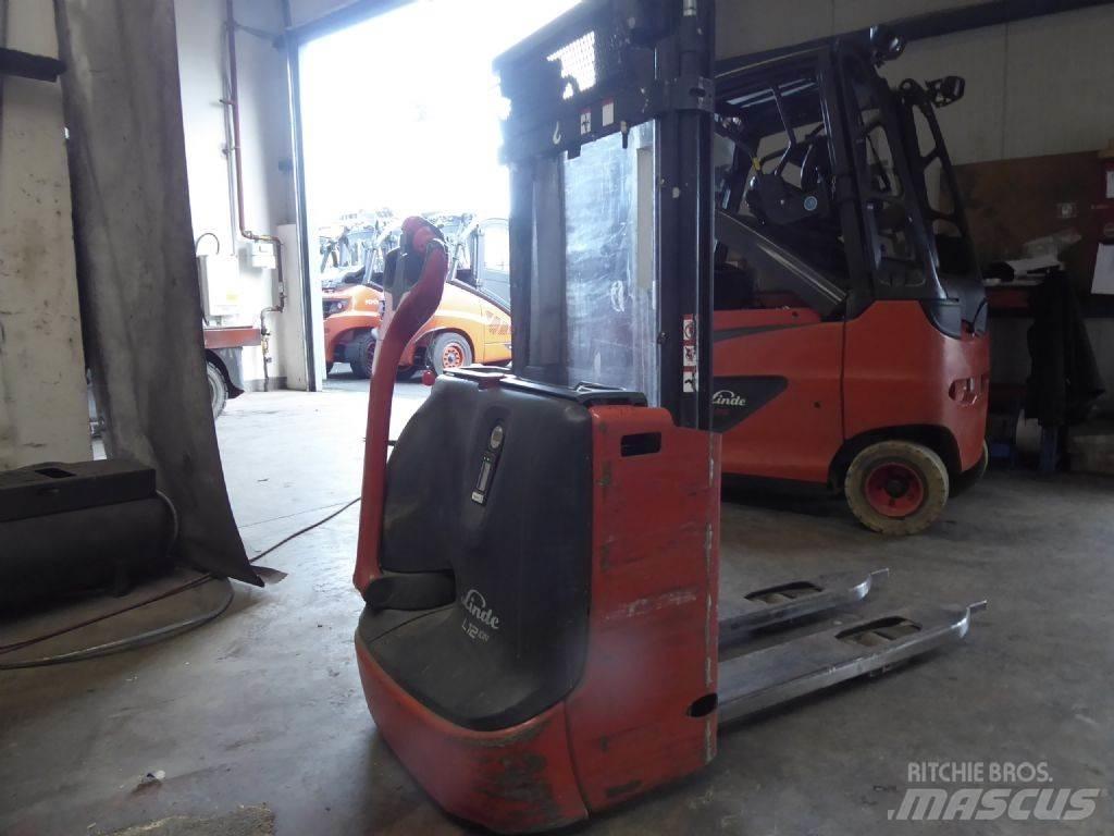 Linde L12L Колички високоповдигачи с теглич
