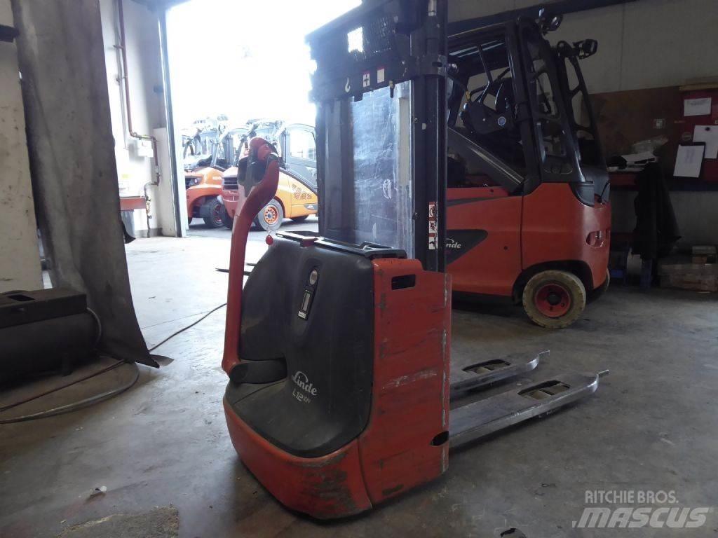 Linde L12L Колички високоповдигачи с теглич
