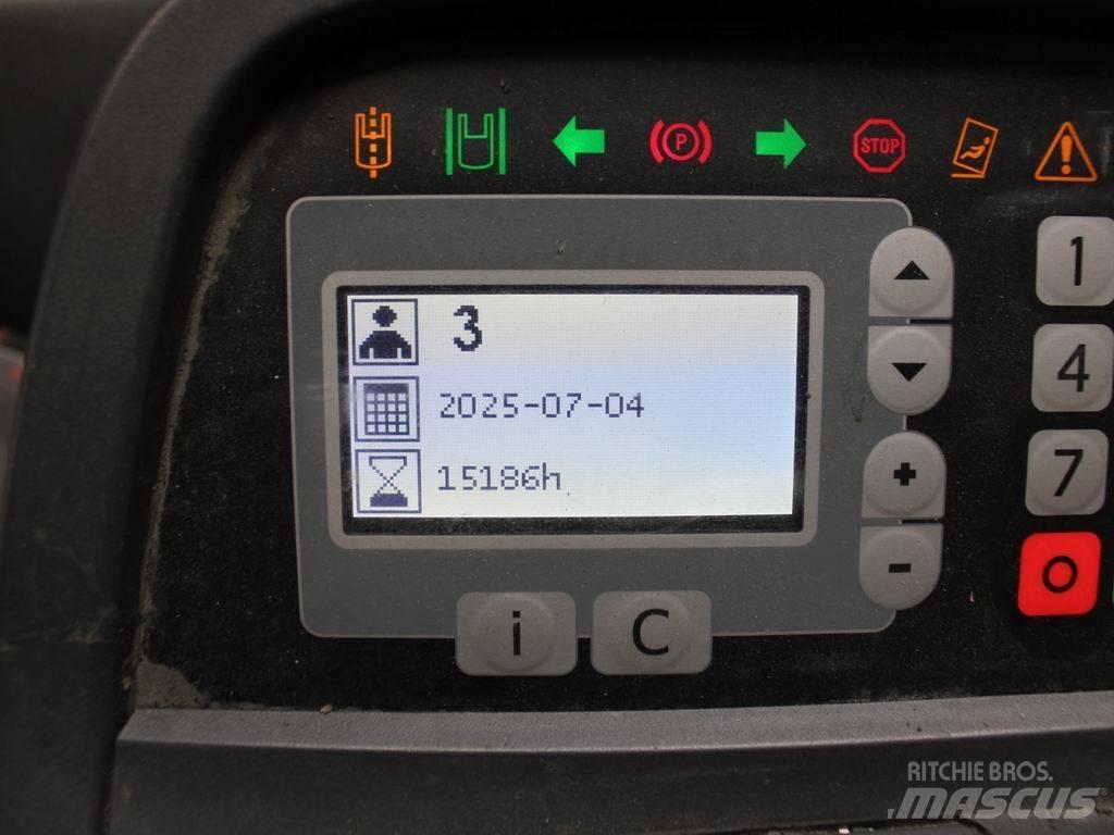 BT RRE 140 Ретрак/ Високоповдигач с изместване на вилката напред