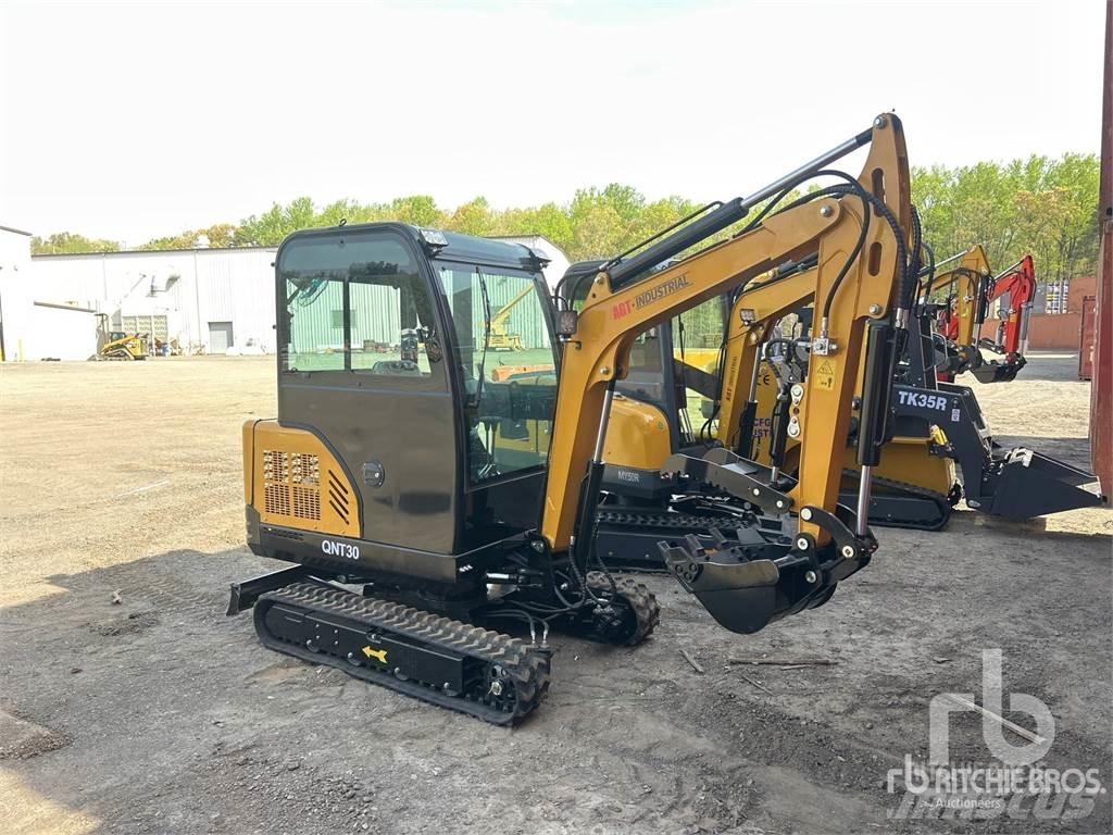 AGT QNT30 Мини екскаватори < 7 т