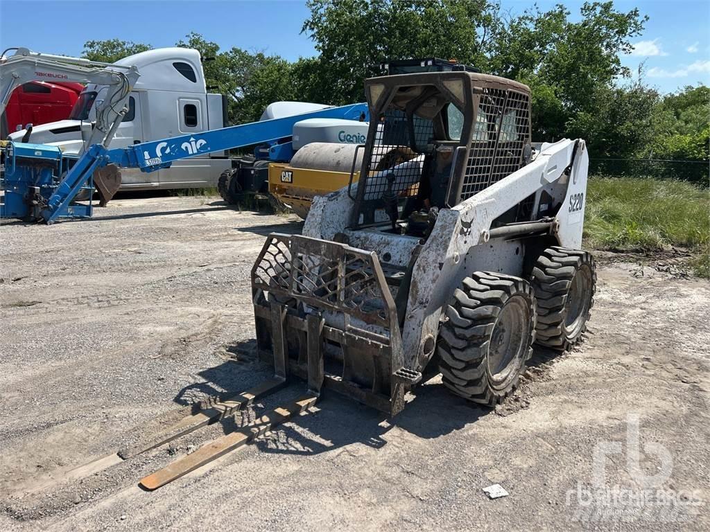 Bobcat S220 Мини товарачи
