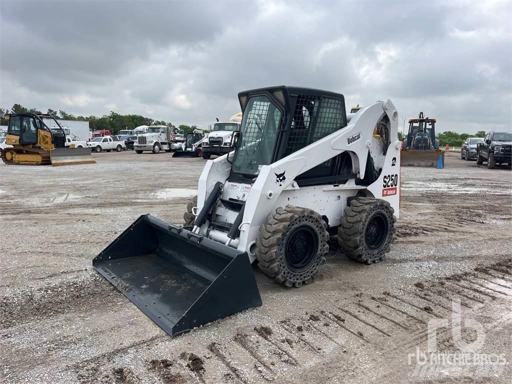 Bobcat S250 Мини товарачи
